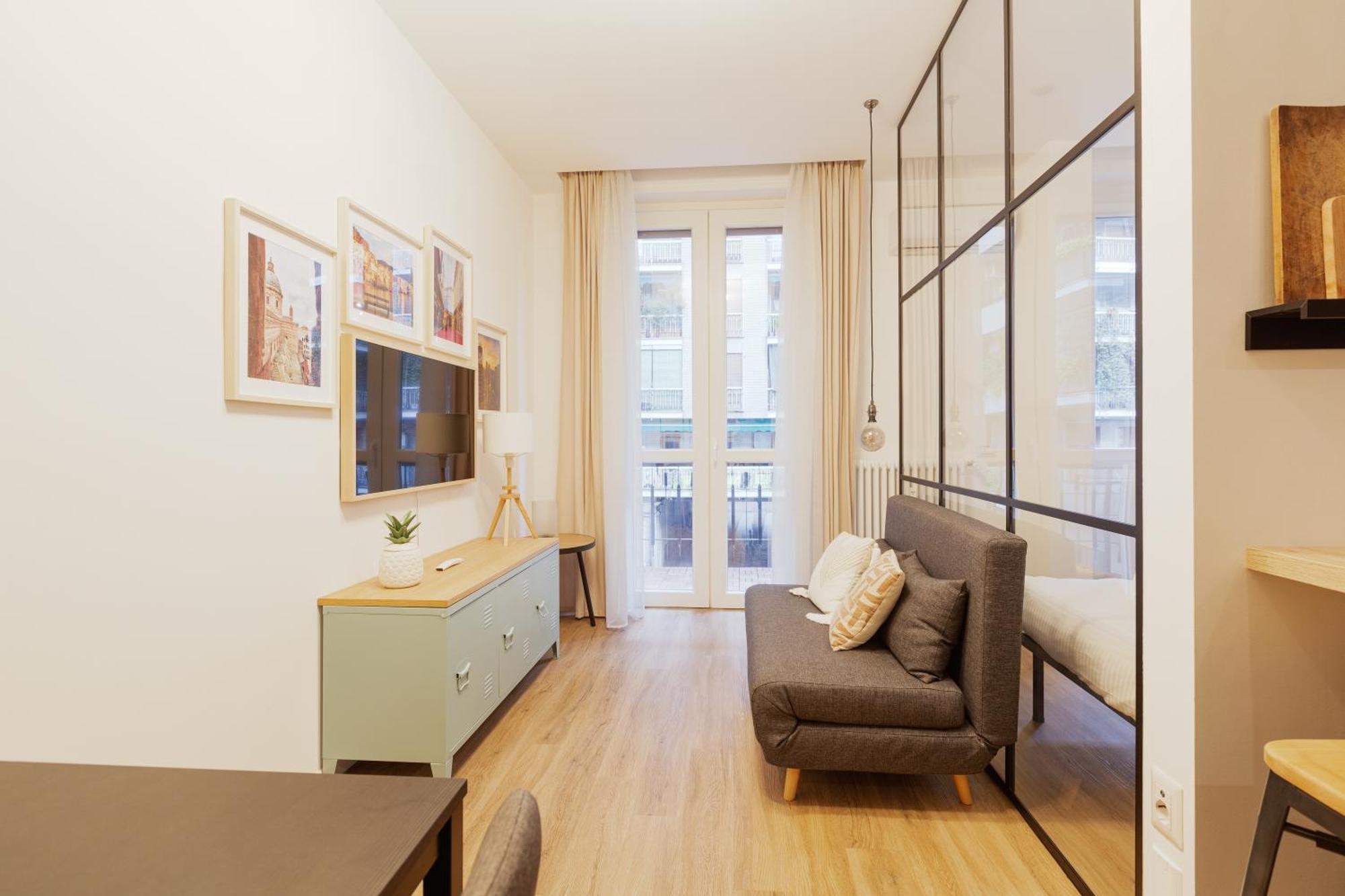 Pasteur M1 - Zen With Balcony